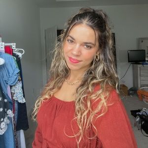 Meet your Posher, Rebecca